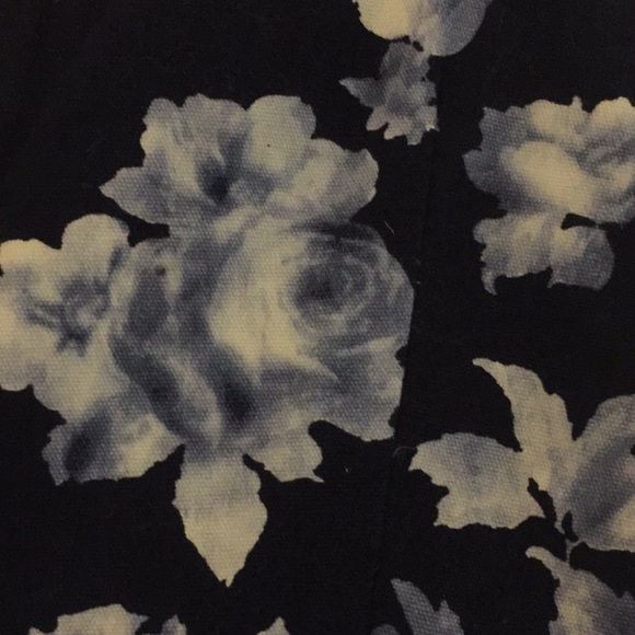 Brand New Joie Orchard Dress in Navy Floral - Picture 5 of 5